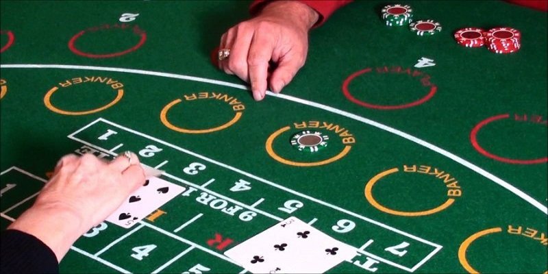 Giải thích thuật ngữ khay chia bài và banker, player
